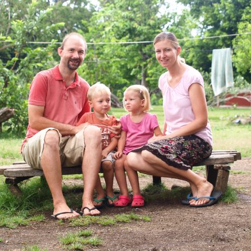 Vanuatu-Greizer-csalad_misszio Vanuatu-Greizer-csalad_misszio